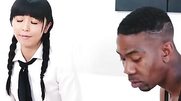 日本少女口交黑人巨根